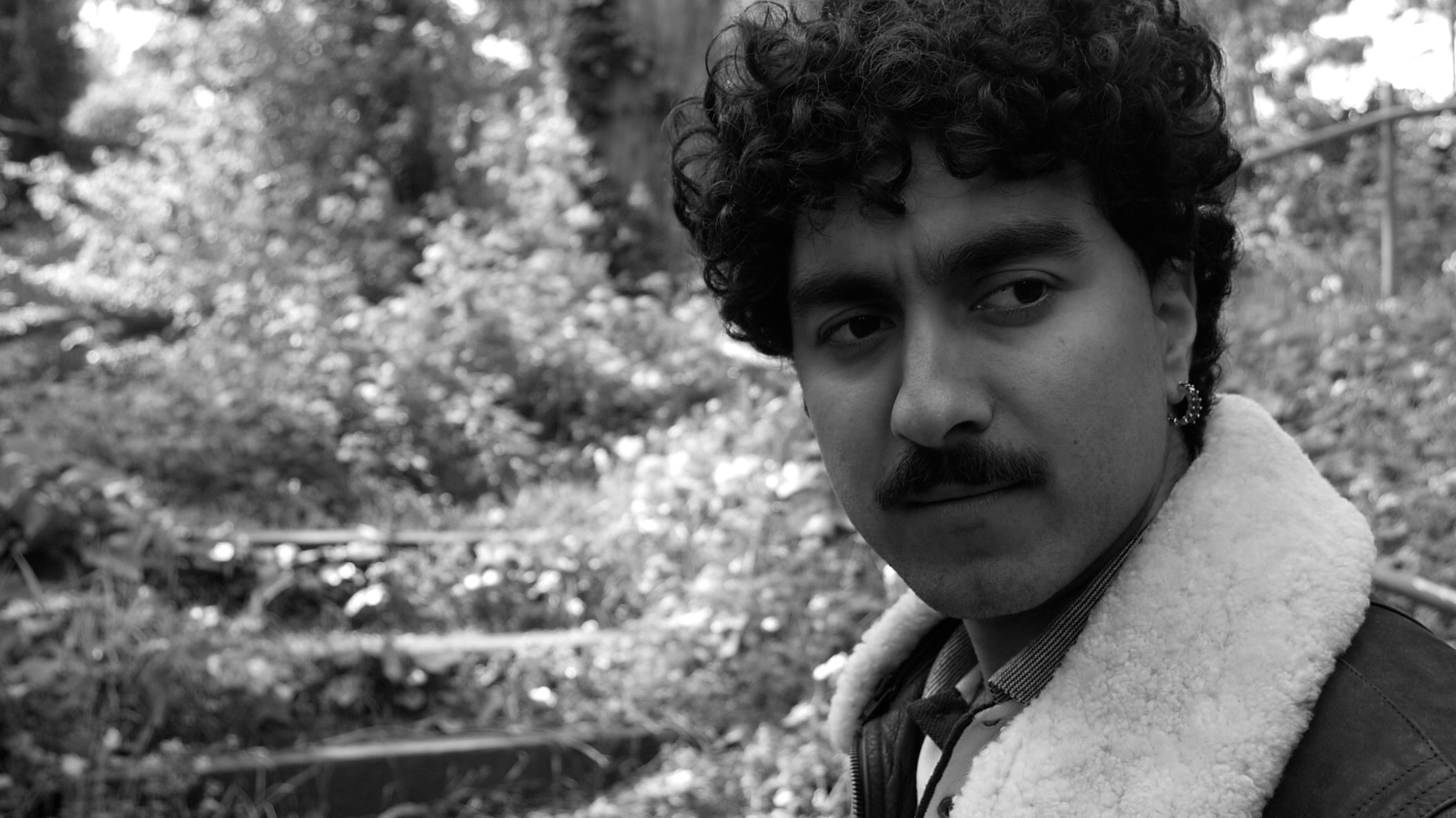 Emon Askarnia as Benson